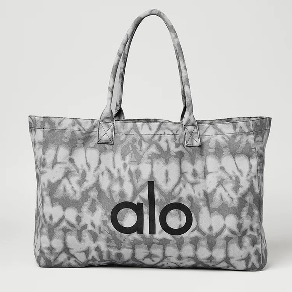 ALO Yoga Bags Nwt Alo Yoga Tote Bag Poshmark